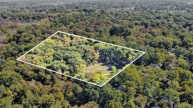 001 Hobson, Waterford Twp, MI 48328