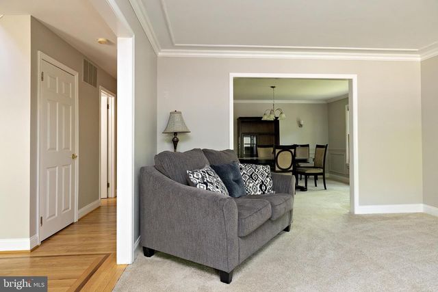 8 CANTERBURY CT, Marlton, NJ 08053