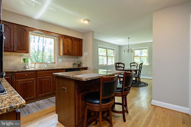 8 CANTERBURY CT, Marlton, NJ 08053