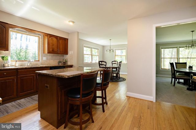8 CANTERBURY CT, Marlton, NJ 08053
