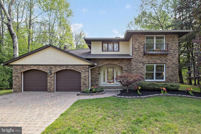 8 CANTERBURY CT, Marlton, NJ 08053