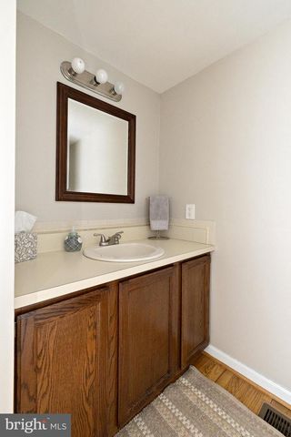 8 CANTERBURY CT, Marlton, NJ 08053