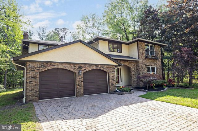 8 CANTERBURY CT, Marlton, NJ 08053