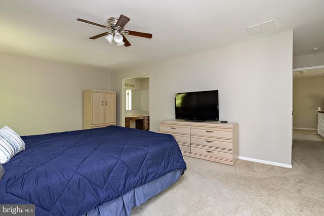 8 CANTERBURY CT, Marlton, NJ 08053