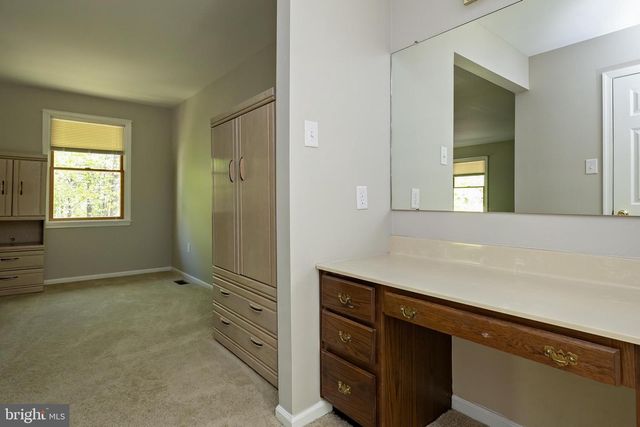 8 CANTERBURY CT, Marlton, NJ 08053