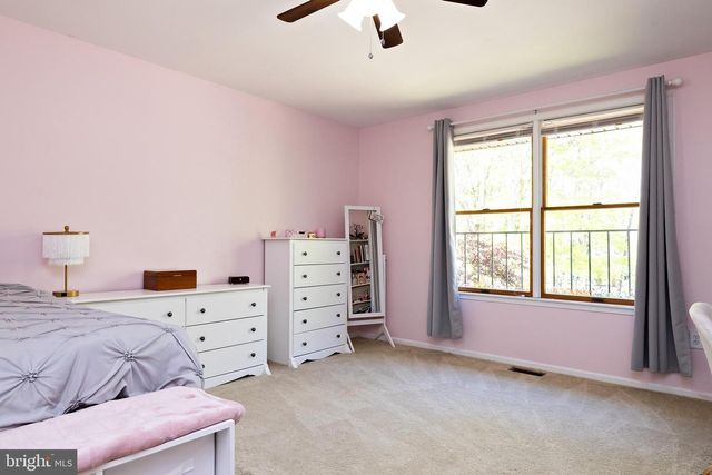 8 CANTERBURY CT, Marlton, NJ 08053