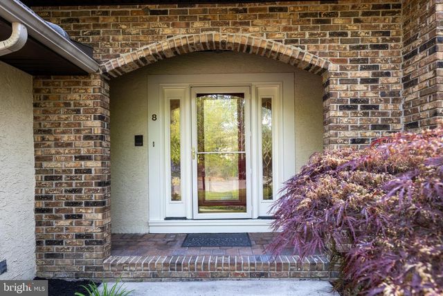 8 CANTERBURY CT, Marlton, NJ 08053