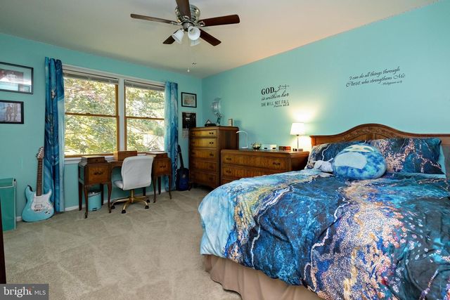 8 CANTERBURY CT, Marlton, NJ 08053