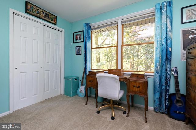 8 CANTERBURY CT, Marlton, NJ 08053