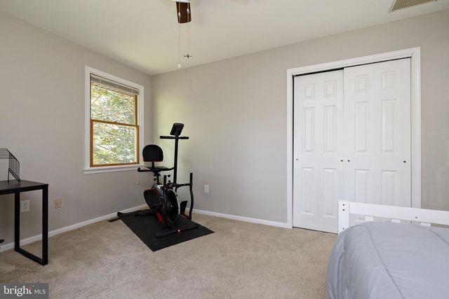 8 CANTERBURY CT, Marlton, NJ 08053