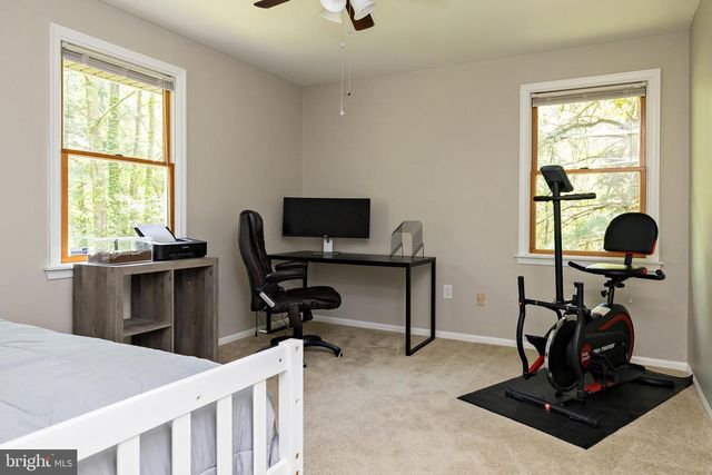 8 CANTERBURY CT, Marlton, NJ 08053