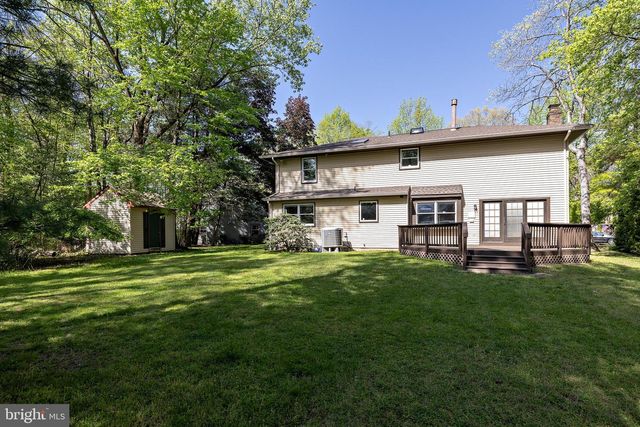 8 CANTERBURY CT, Marlton, NJ 08053