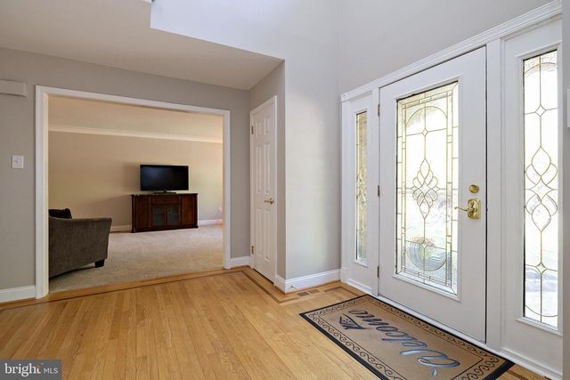 8 CANTERBURY CT, Marlton, NJ 08053