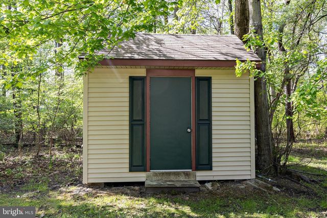 8 CANTERBURY CT, Marlton, NJ 08053