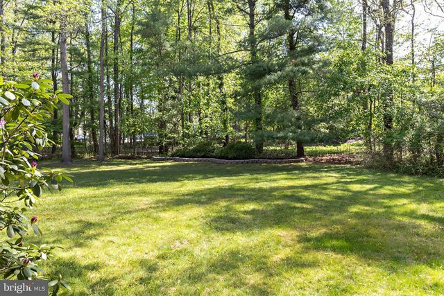 8 CANTERBURY CT, Marlton, NJ 08053