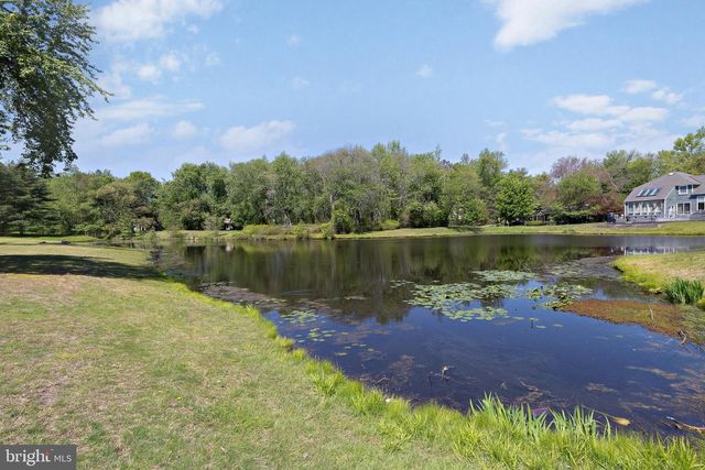 8 CANTERBURY CT, Marlton, NJ 08053