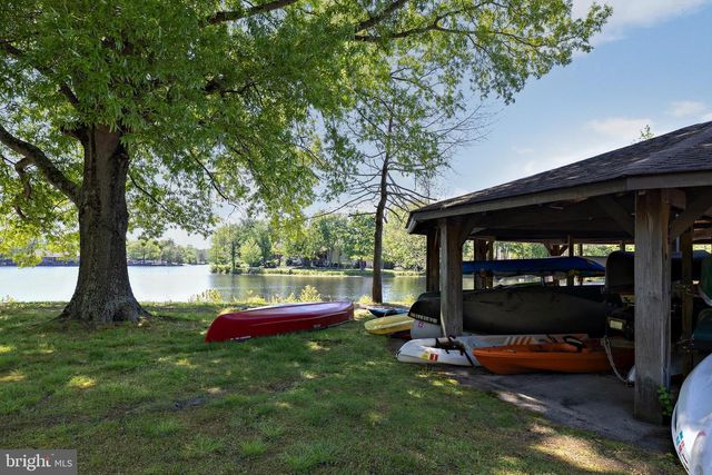 8 CANTERBURY CT, Marlton, NJ 08053