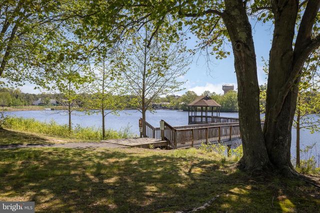 8 CANTERBURY CT, Marlton, NJ 08053