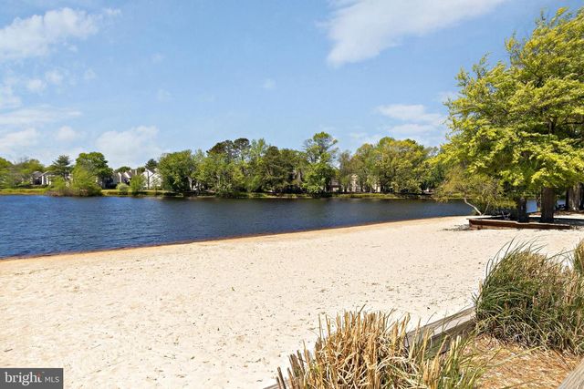 8 CANTERBURY CT, Marlton, NJ 08053