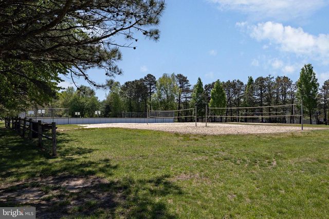 8 CANTERBURY CT, Marlton, NJ 08053