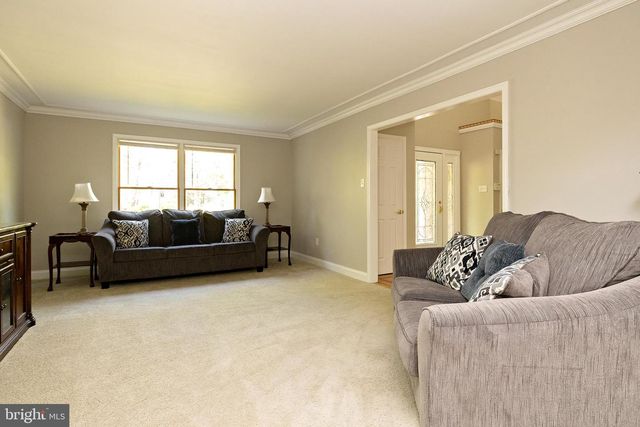 8 CANTERBURY CT, Marlton, NJ 08053