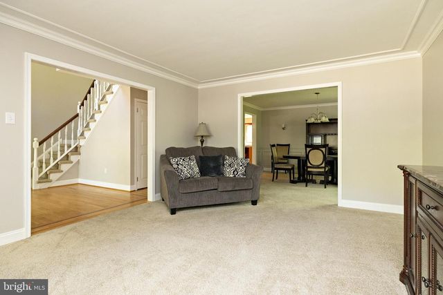 8 CANTERBURY CT, Marlton, NJ 08053