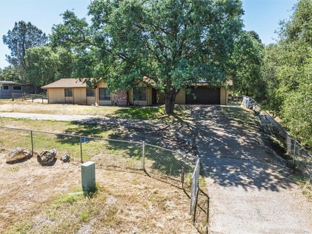 47440 Hopi Avenue, Coarsegold, CA 93614