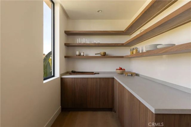 15202 Hesby Street, Sherman Oaks, CA 91403
