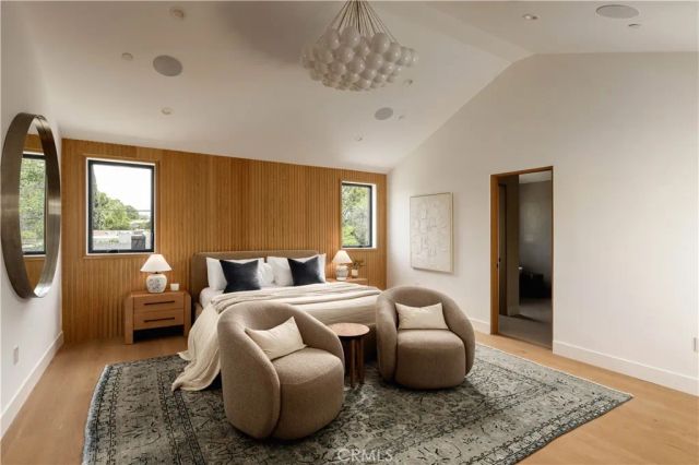 15202 Hesby Street, Sherman Oaks, CA 91403