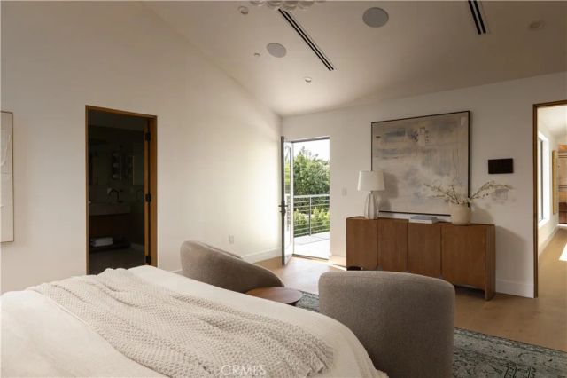 15202 Hesby Street, Sherman Oaks, CA 91403