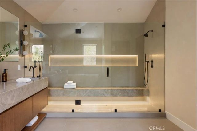 15202 Hesby Street, Sherman Oaks, CA 91403