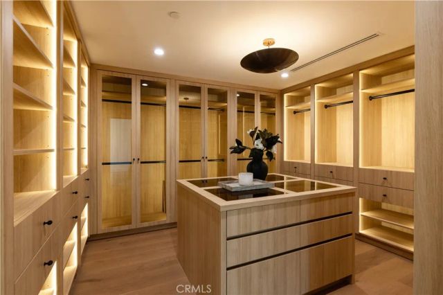 15202 Hesby Street, Sherman Oaks, CA 91403