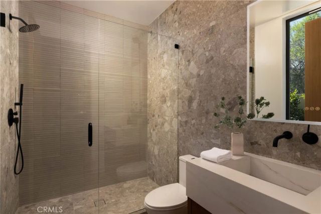15202 Hesby Street, Sherman Oaks, CA 91403