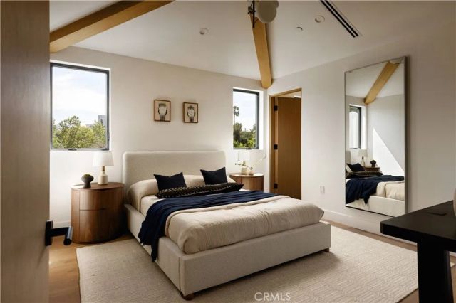15202 Hesby Street, Sherman Oaks, CA 91403