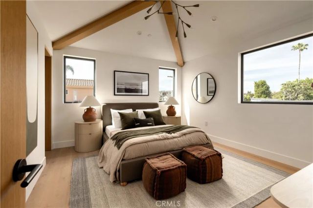 15202 Hesby Street, Sherman Oaks, CA 91403