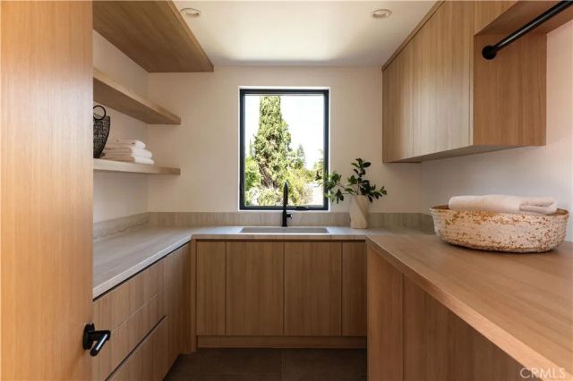 15202 Hesby Street, Sherman Oaks, CA 91403