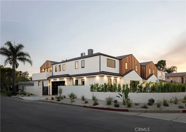 15202 Hesby Street, Sherman Oaks, CA 91403
