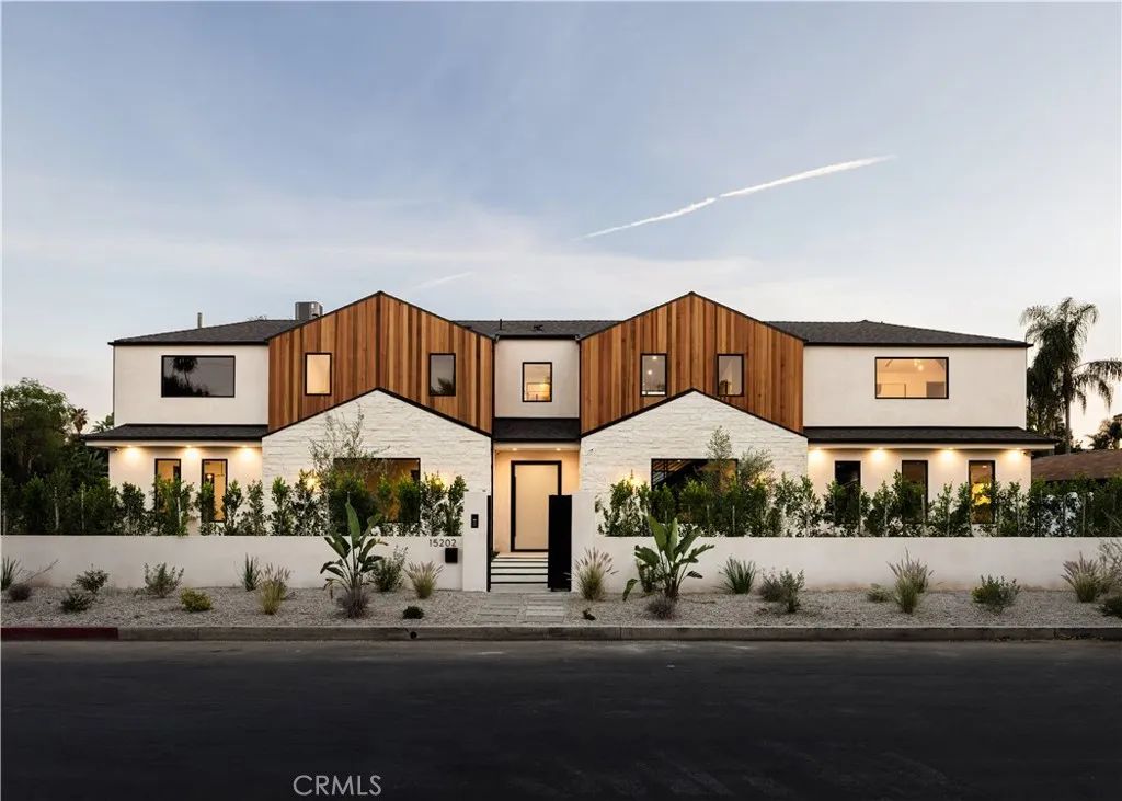 15202 Hesby Street, Sherman Oaks, CA 91403