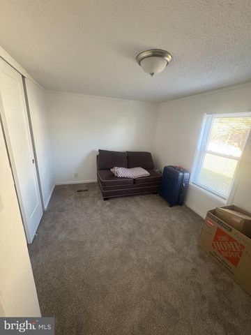 110 GREENBRIAR DR N, Bath, PA 18014