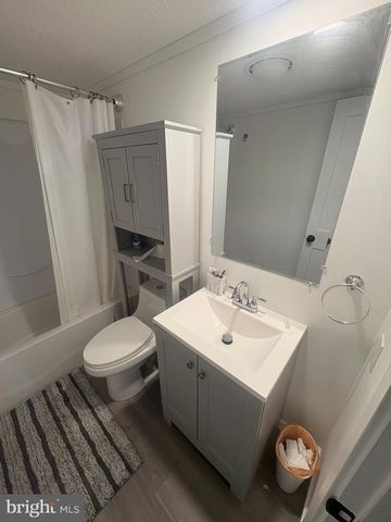110 GREENBRIAR DR N, Bath, PA 18014