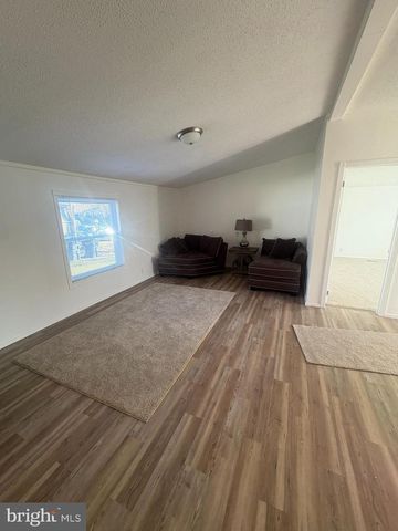110 GREENBRIAR DR N, Bath, PA 18014