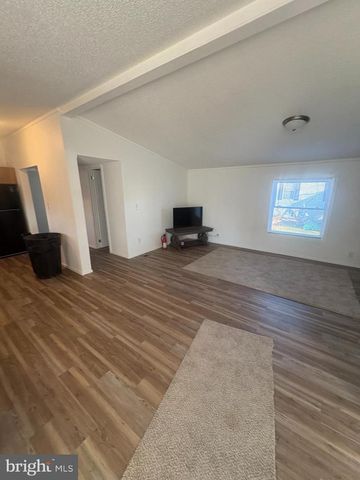 110 GREENBRIAR DR N, Bath, PA 18014