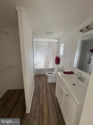 110 GREENBRIAR DR N, Bath, PA 18014