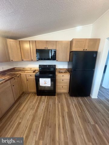 110 GREENBRIAR DR N, Bath, PA 18014