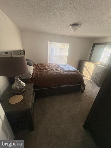 110 GREENBRIAR DR N, Bath, PA 18014