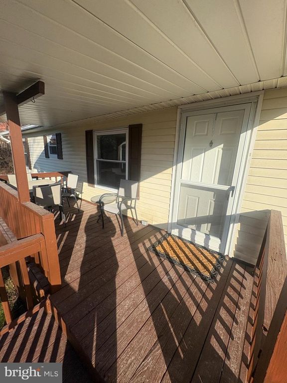 110 GREENBRIAR DR N, Bath, PA 18014
