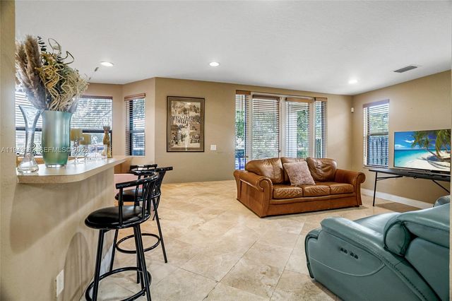 865 NE 208th Ter, Miami, FL 33179