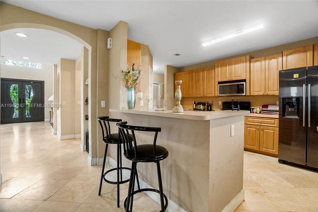 865 NE 208th Ter, Miami, FL 33179