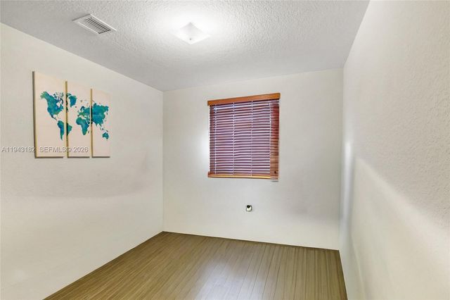 865 NE 208th Ter, Miami, FL 33179