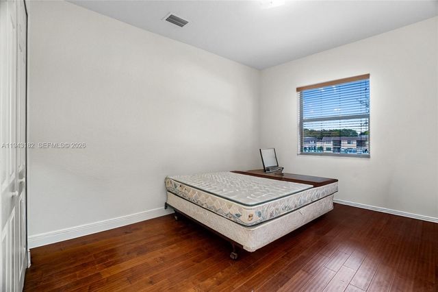 865 NE 208th Ter, Miami, FL 33179